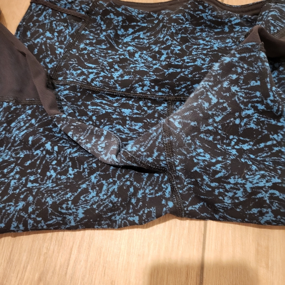 Lululemon Outrun 17" CropIced Wave Capri Black / Black - Picture 6 of 7